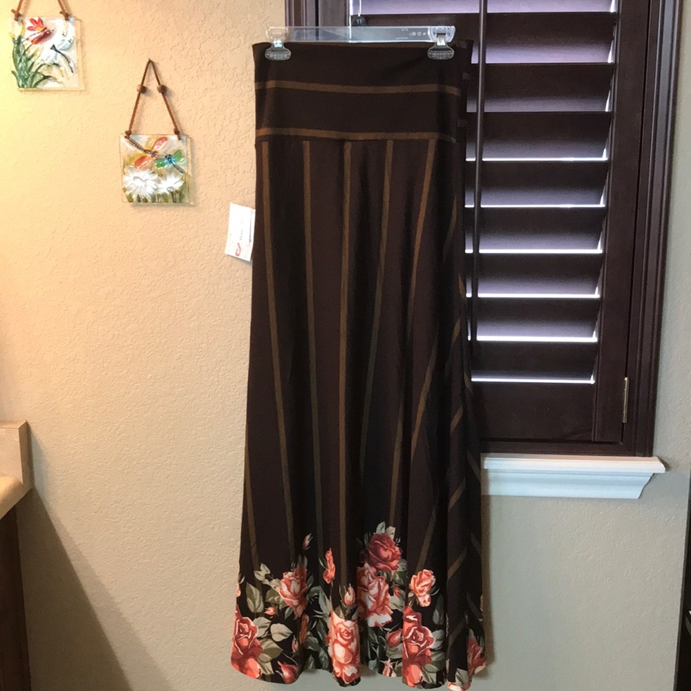 Small lularoe maxi skirt